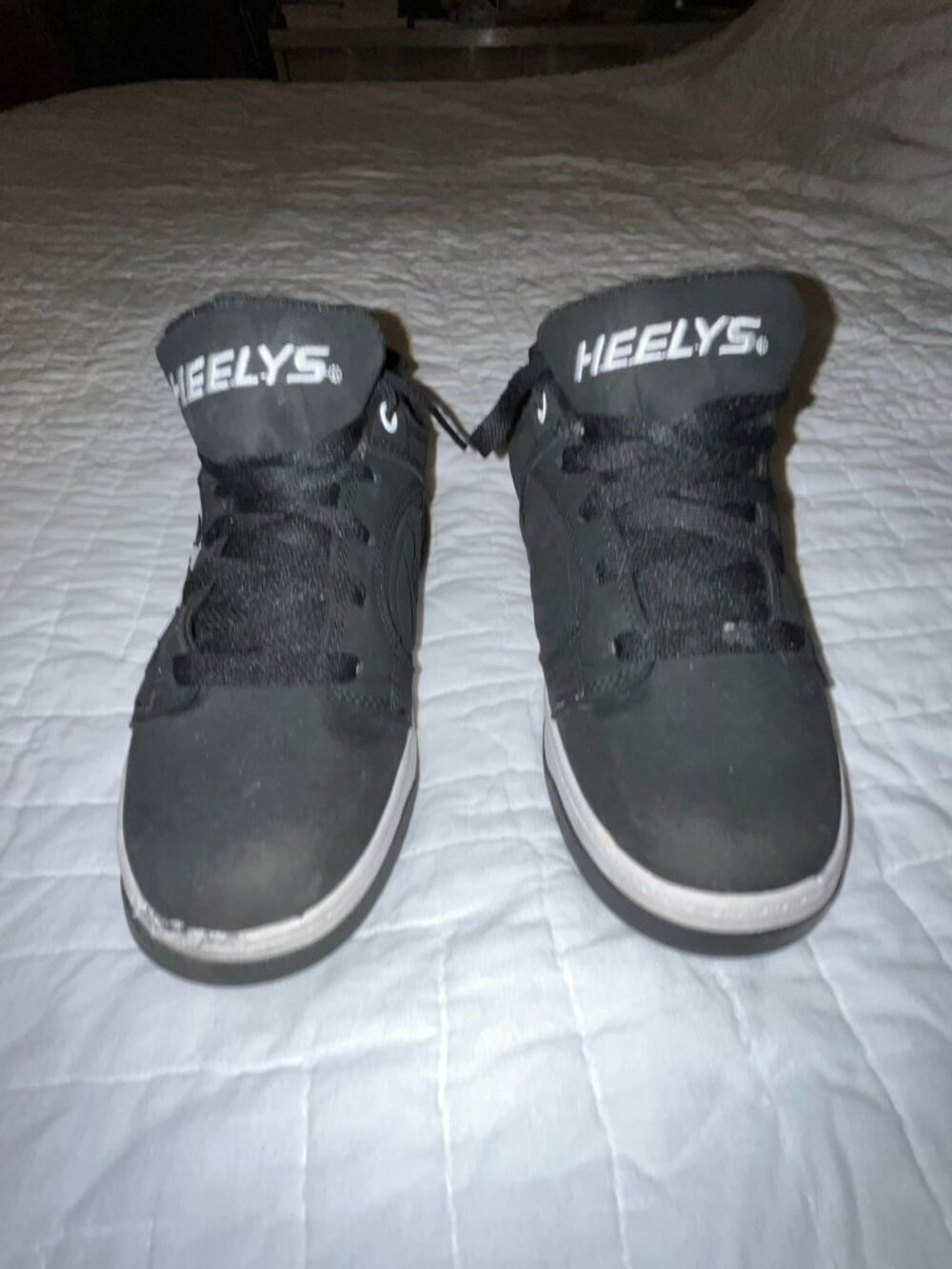 Heelys Voyager Black & White Skate Shoes With Wheels Size 5 US